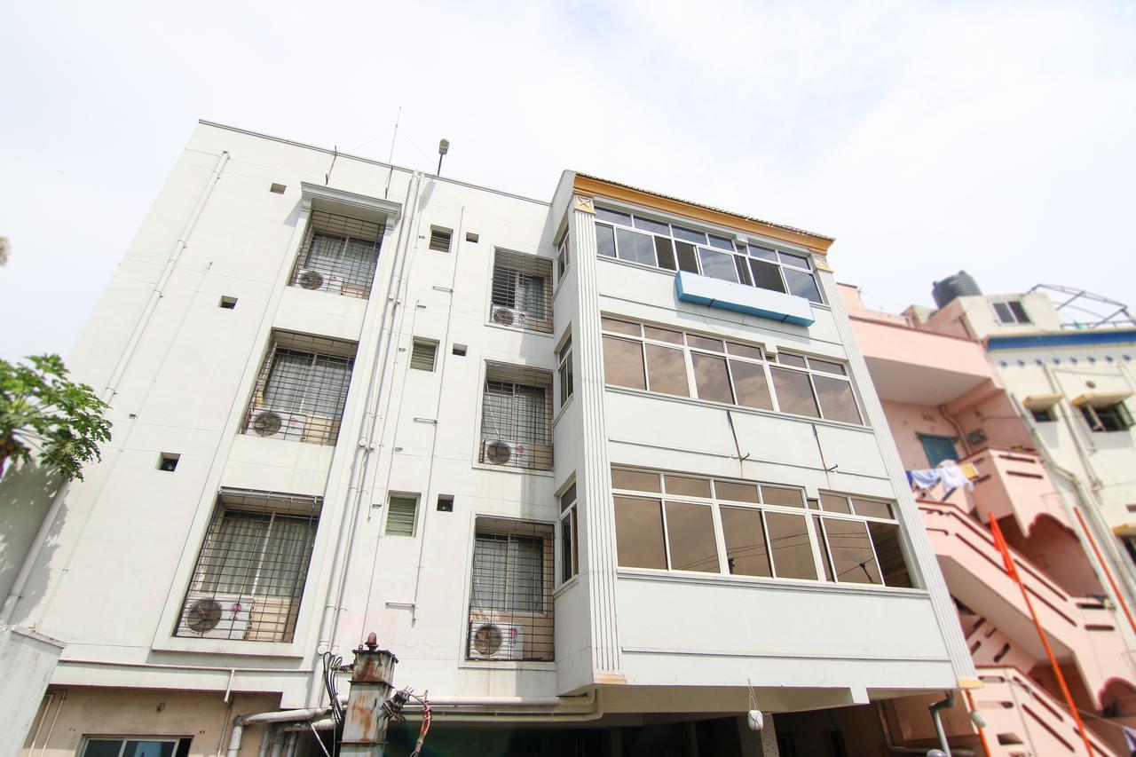 Oyo 9207 Chakri Guest House Visakhapatnam Exteriör bild