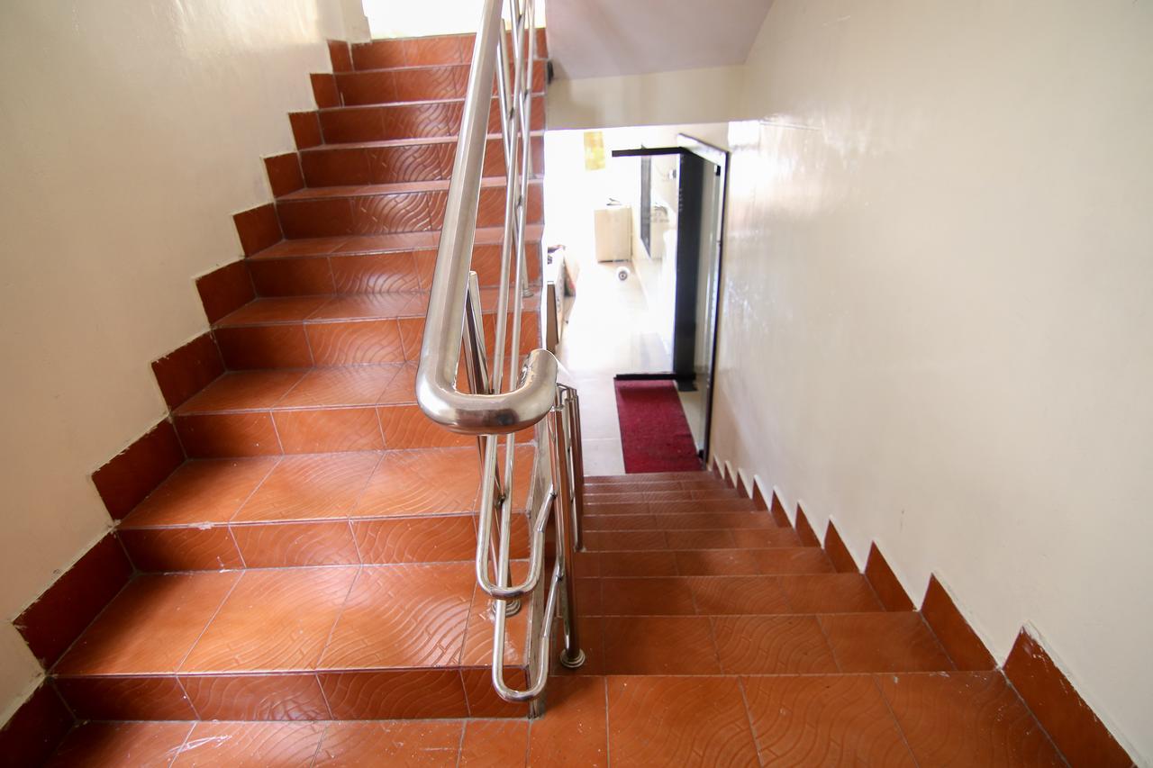 Oyo 9207 Chakri Guest House Visakhapatnam Exteriör bild