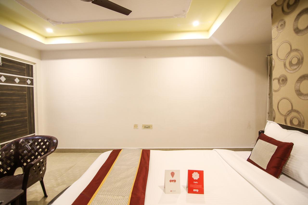 Oyo 9207 Chakri Guest House Visakhapatnam Exteriör bild