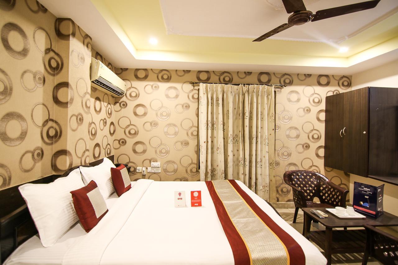 Oyo 9207 Chakri Guest House Visakhapatnam Exteriör bild